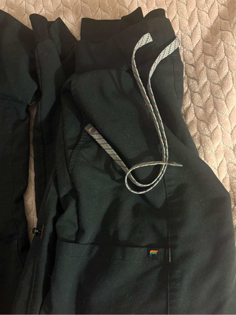 Fabletics pride scrub set - Picture 2 of 2